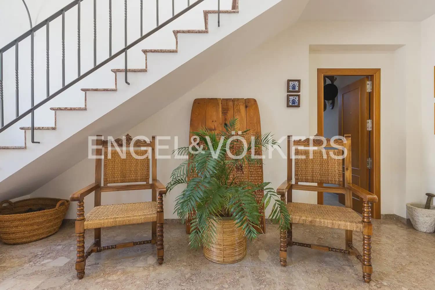 5 Zimmer Villa zu verkaufen in Ontinyent mit Pool Garage - 720.000 € (Ref: 9898145)