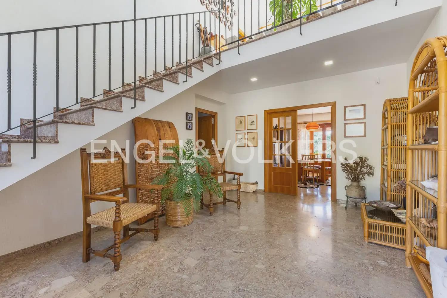 5 Zimmer Villa zu verkaufen in Ontinyent mit Pool Garage - 720.000 € (Ref: 9898145)
