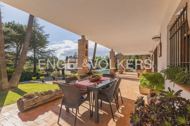 5 Zimmer Villa zu verkaufen in Ontinyent mit Pool Garage - 720.000 € (Ref: 9898145)