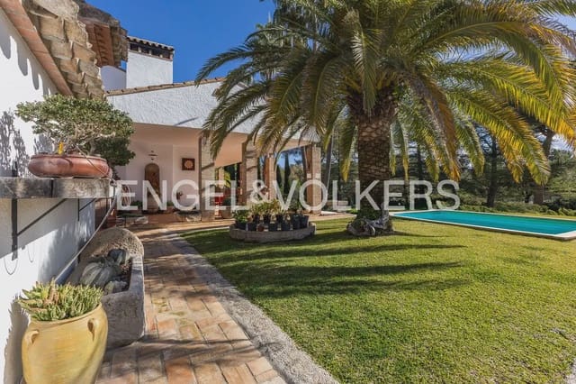 5 Zimmer Villa zu verkaufen in Ontinyent mit Pool Garage - 720.000 € (Ref: 9898145)