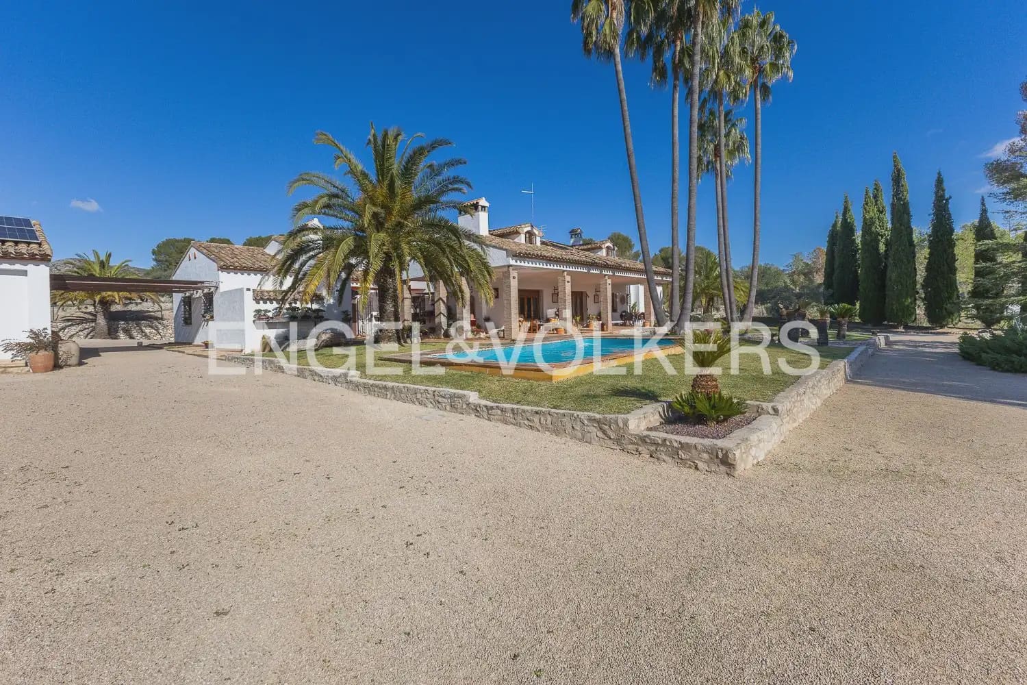 5 Zimmer Villa zu verkaufen in Ontinyent mit Pool Garage - 720.000 € (Ref: 9898145)