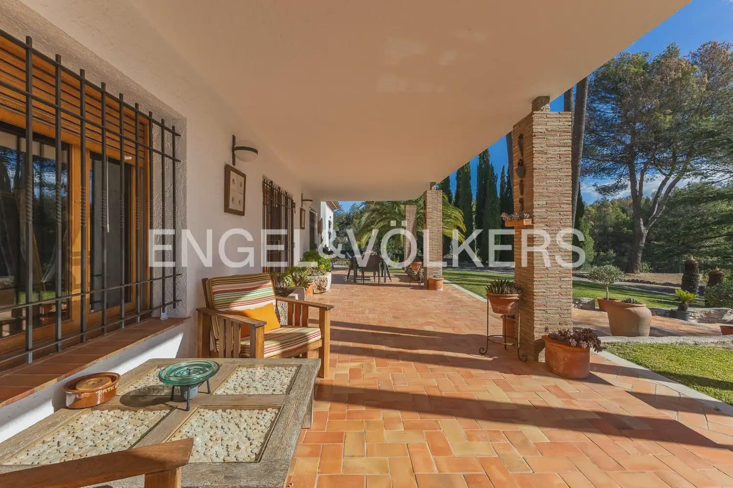 5 Zimmer Villa zu verkaufen in Ontinyent mit Pool Garage - 720.000 € (Ref: 9898145)