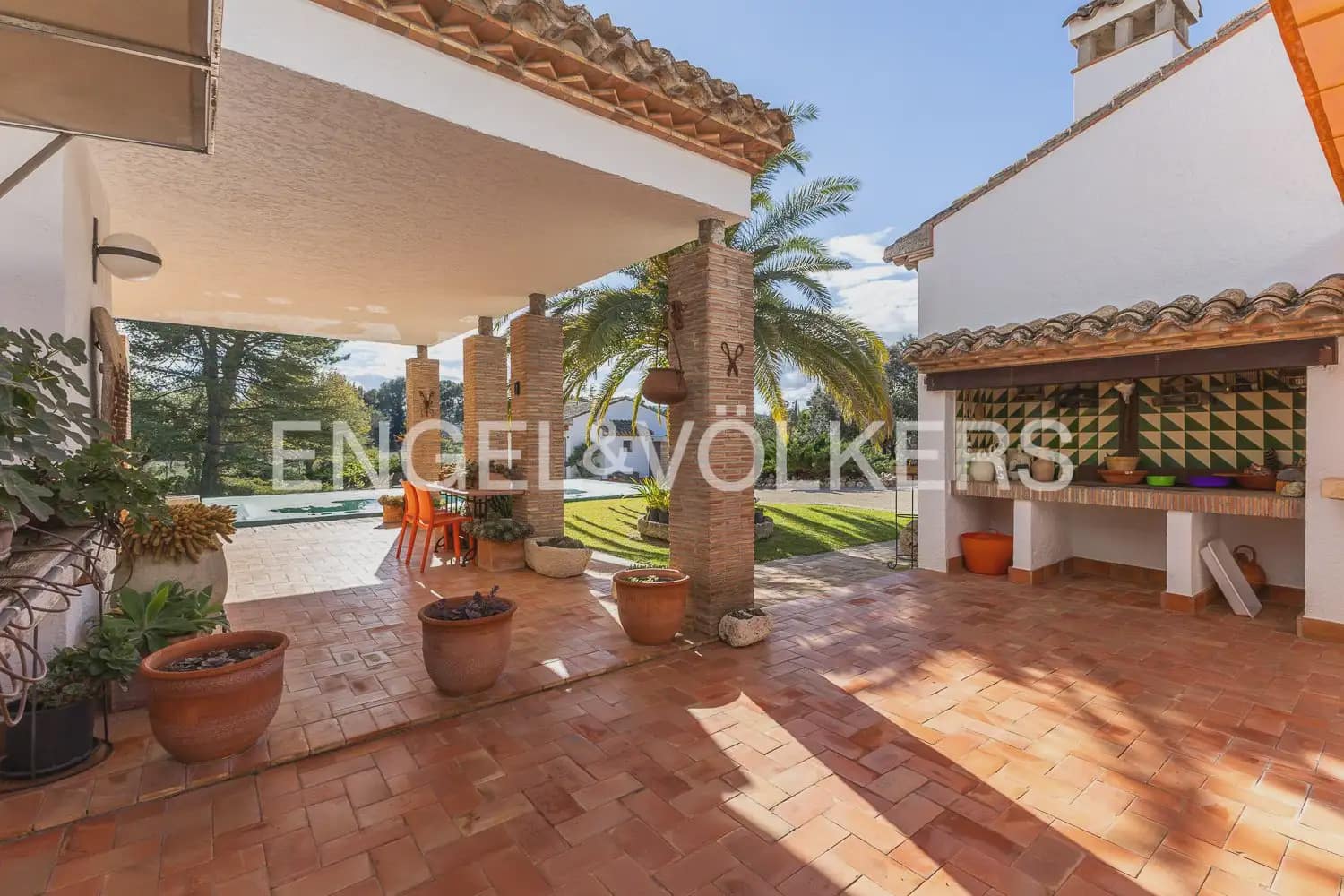 5 Zimmer Villa zu verkaufen in Ontinyent mit Pool Garage - 720.000 € (Ref: 9898145)