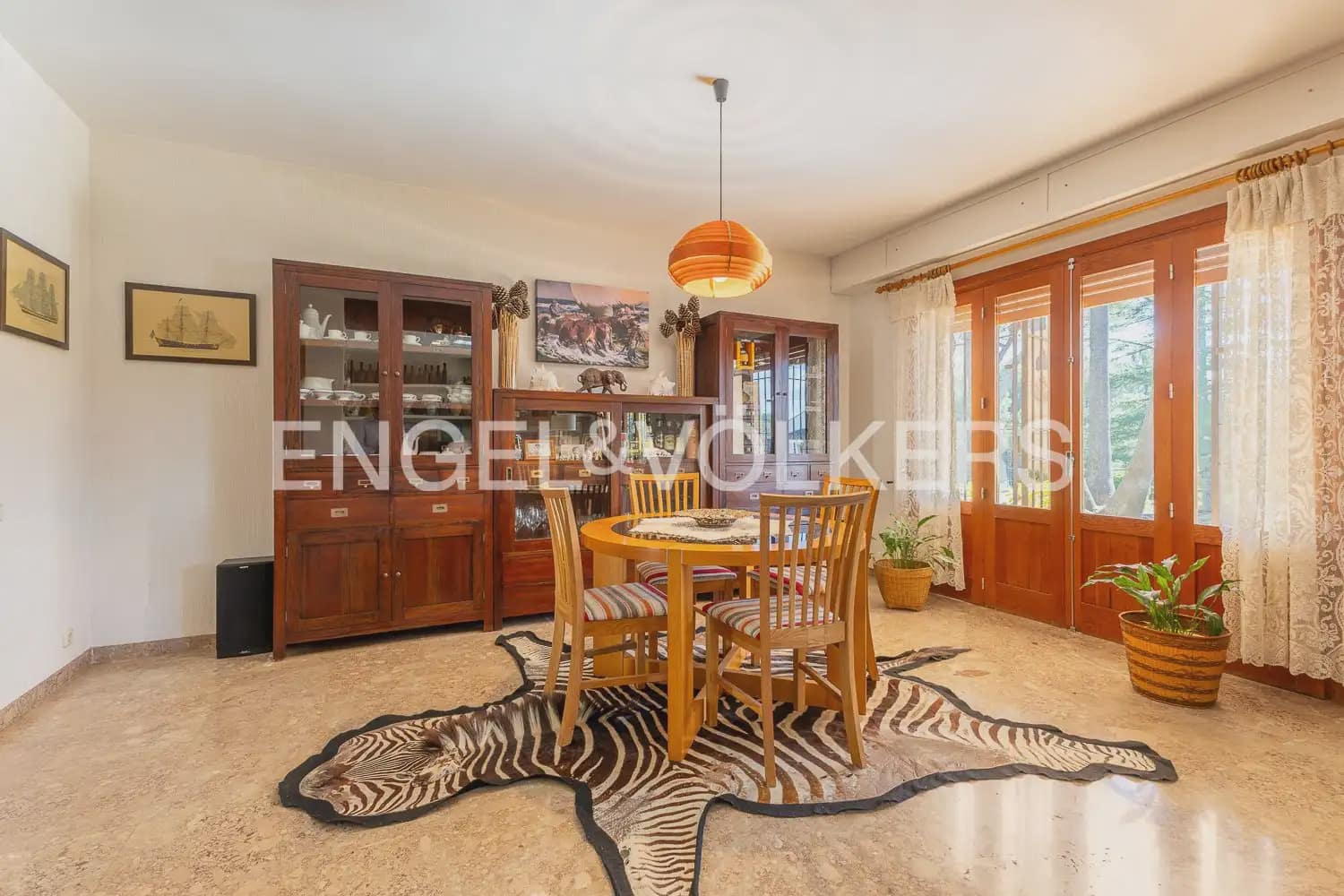 5 Zimmer Villa zu verkaufen in Ontinyent mit Pool Garage - 720.000 € (Ref: 9898145)
