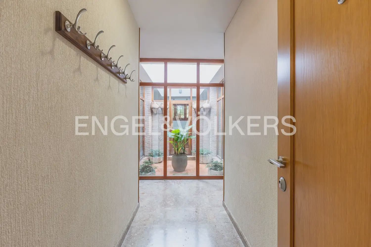 5 Zimmer Villa zu verkaufen in Ontinyent mit Pool Garage - 720.000 € (Ref: 9898145)