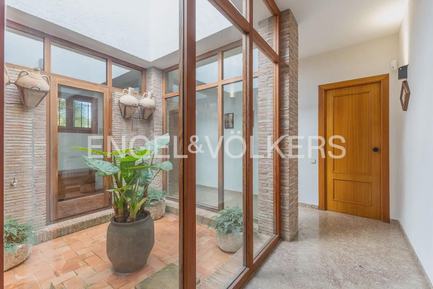 5 Zimmer Villa zu verkaufen in Ontinyent mit Pool Garage - 720.000 € (Ref: 9898145)