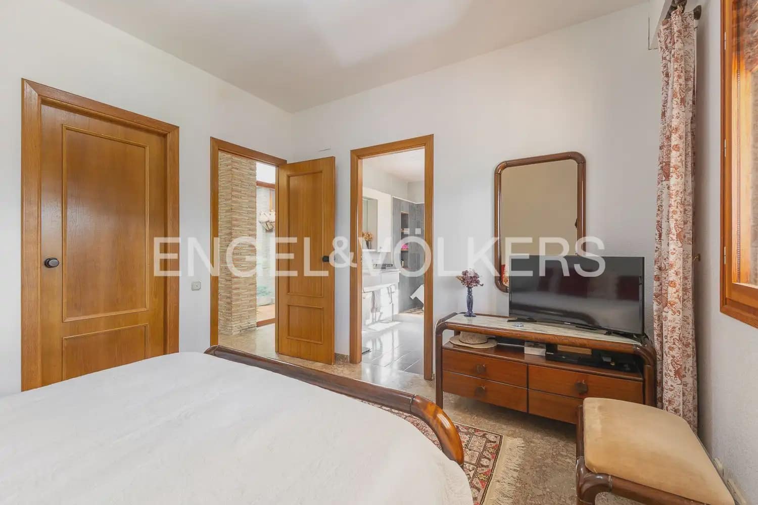 5 Zimmer Villa zu verkaufen in Ontinyent mit Pool Garage - 720.000 € (Ref: 9898145)