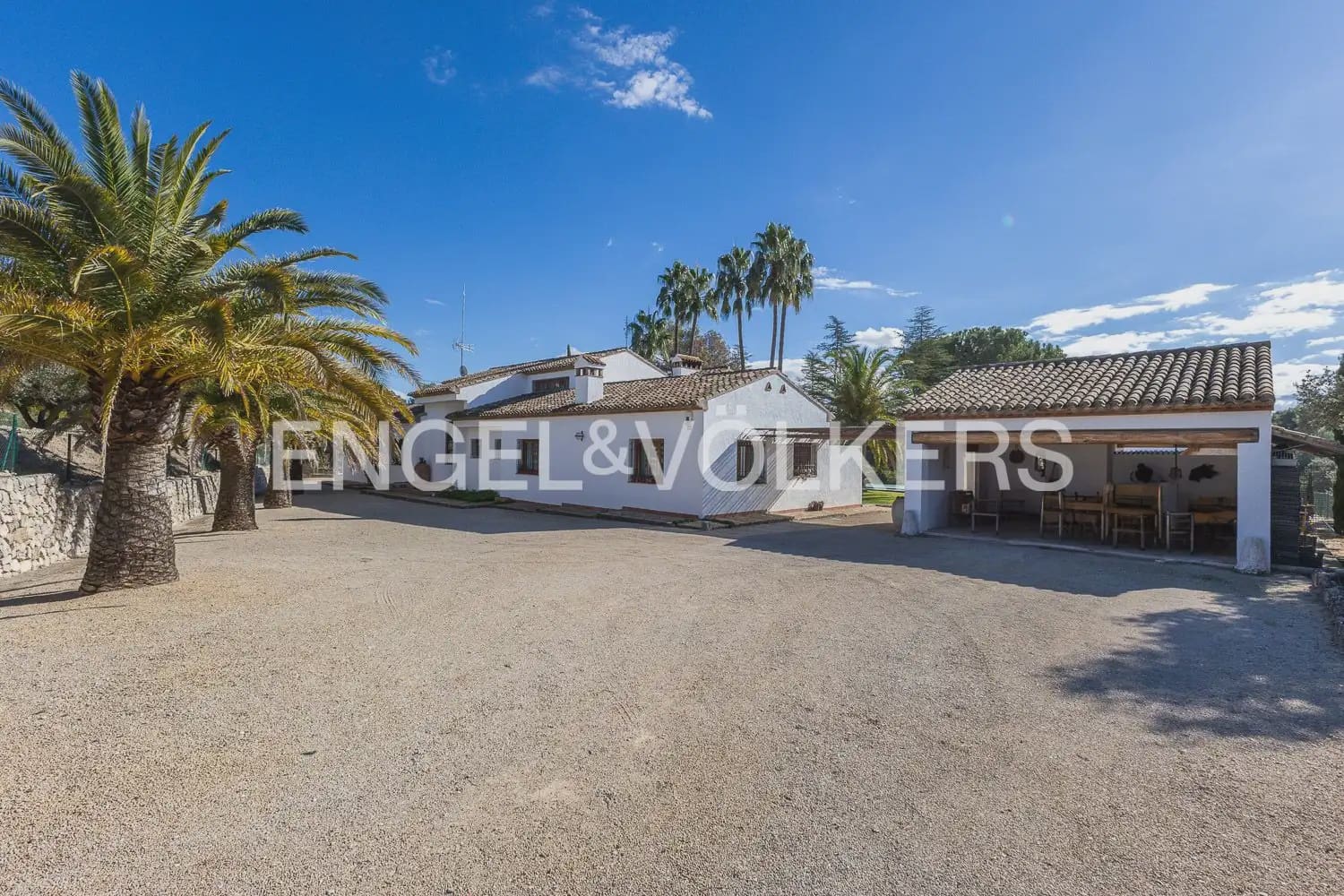 5 Zimmer Villa zu verkaufen in Ontinyent mit Pool Garage - 720.000 € (Ref: 9898145)