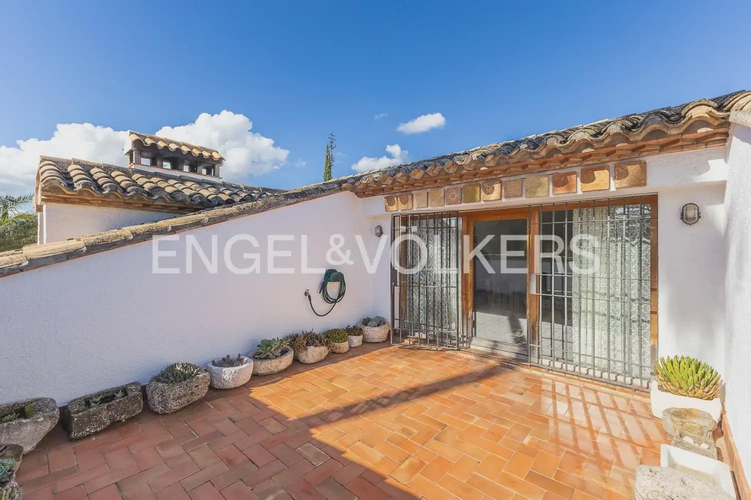 5 Zimmer Villa zu verkaufen in Ontinyent mit Pool Garage - 720.000 € (Ref: 9898145)