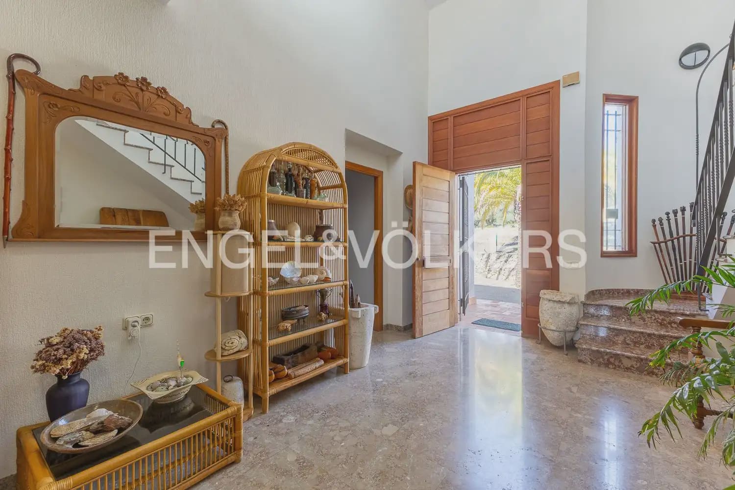 5 Zimmer Villa zu verkaufen in Ontinyent mit Pool Garage - 720.000 € (Ref: 9898145)