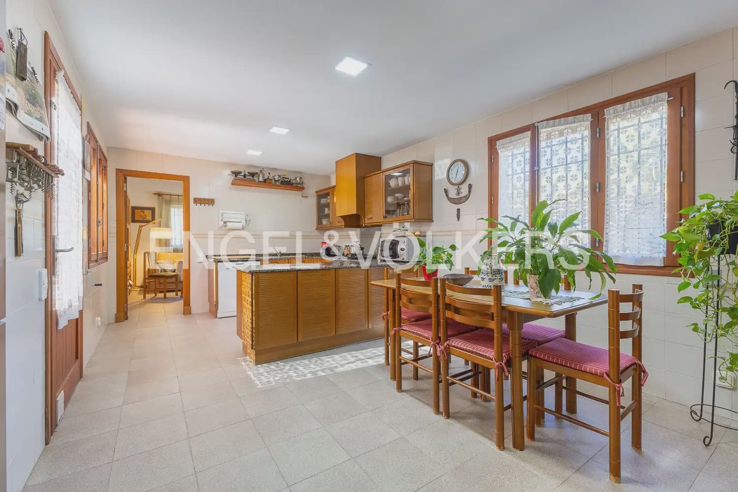 5 Zimmer Villa zu verkaufen in Ontinyent mit Pool Garage - 720.000 € (Ref: 9898145)