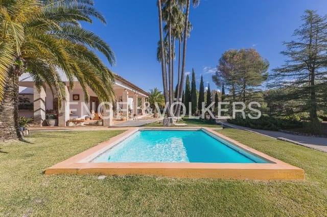 5 Zimmer Villa zu verkaufen in Ontinyent mit Pool Garage - 720.000 € (Ref: 9898145)