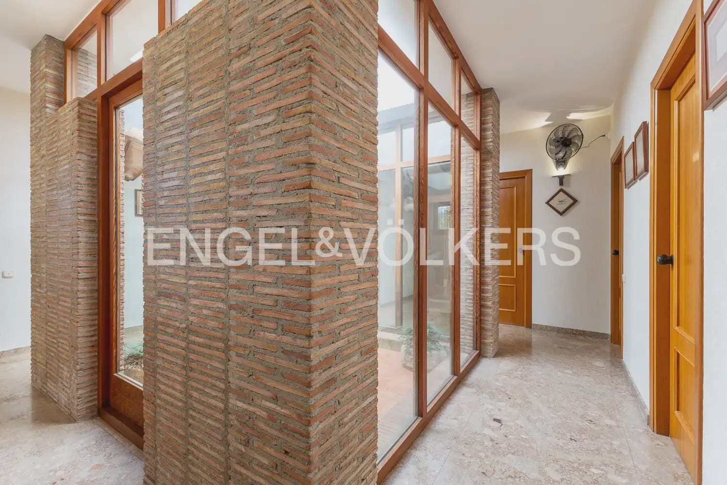 5 Zimmer Villa zu verkaufen in Ontinyent mit Pool Garage - 720.000 € (Ref: 9898145)