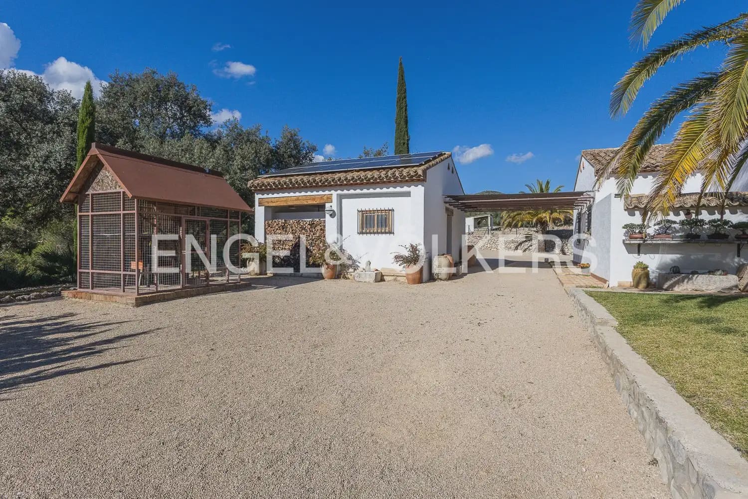 5 Zimmer Villa zu verkaufen in Ontinyent mit Pool Garage - 720.000 € (Ref: 9898145)