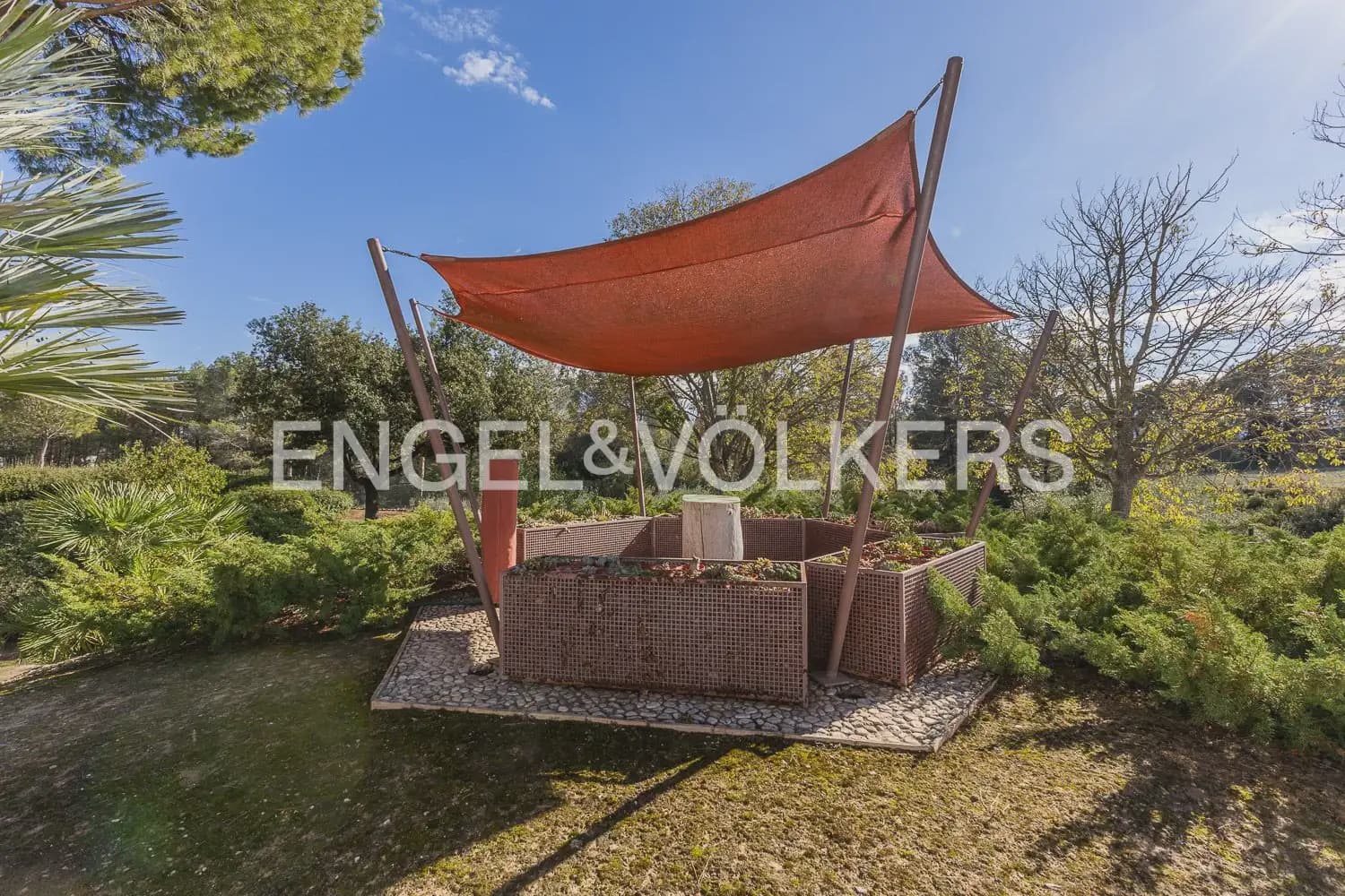 5 Zimmer Villa zu verkaufen in Ontinyent mit Pool Garage - 720.000 € (Ref: 9898145)