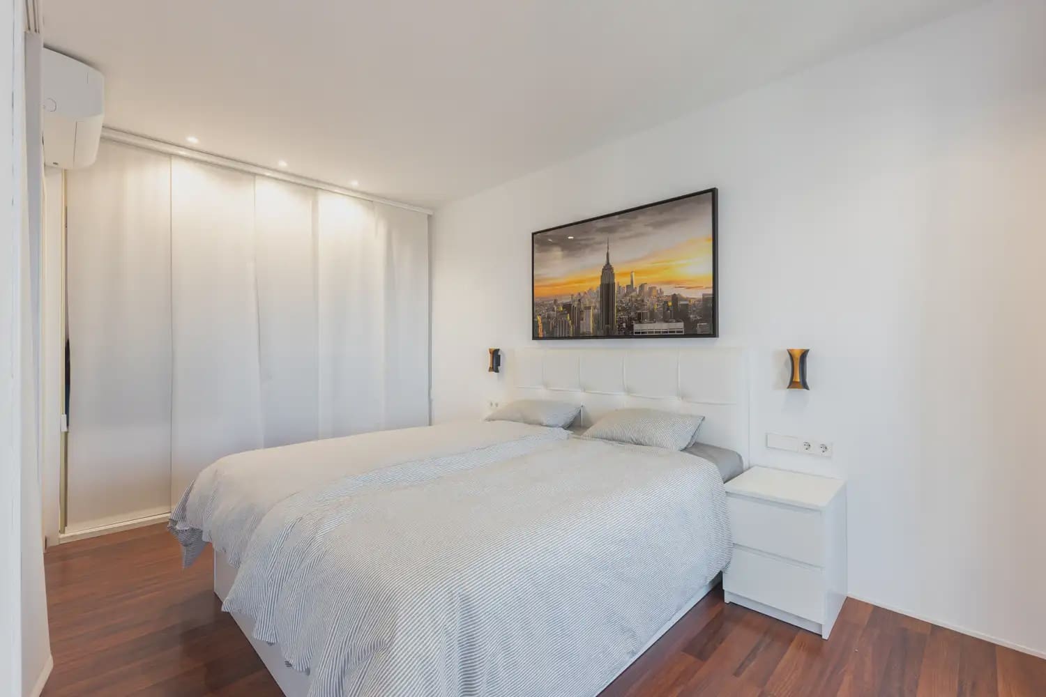 2 slaapkamer Penthouse te huur in Valencia stad met zwembad garage - € 3.800 (Ref: 9898146)