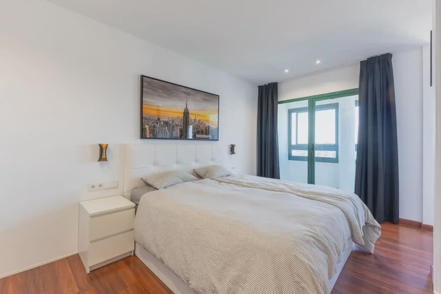 2 slaapkamer Penthouse te huur in Valencia stad met zwembad garage - € 3.800 (Ref: 9898146)