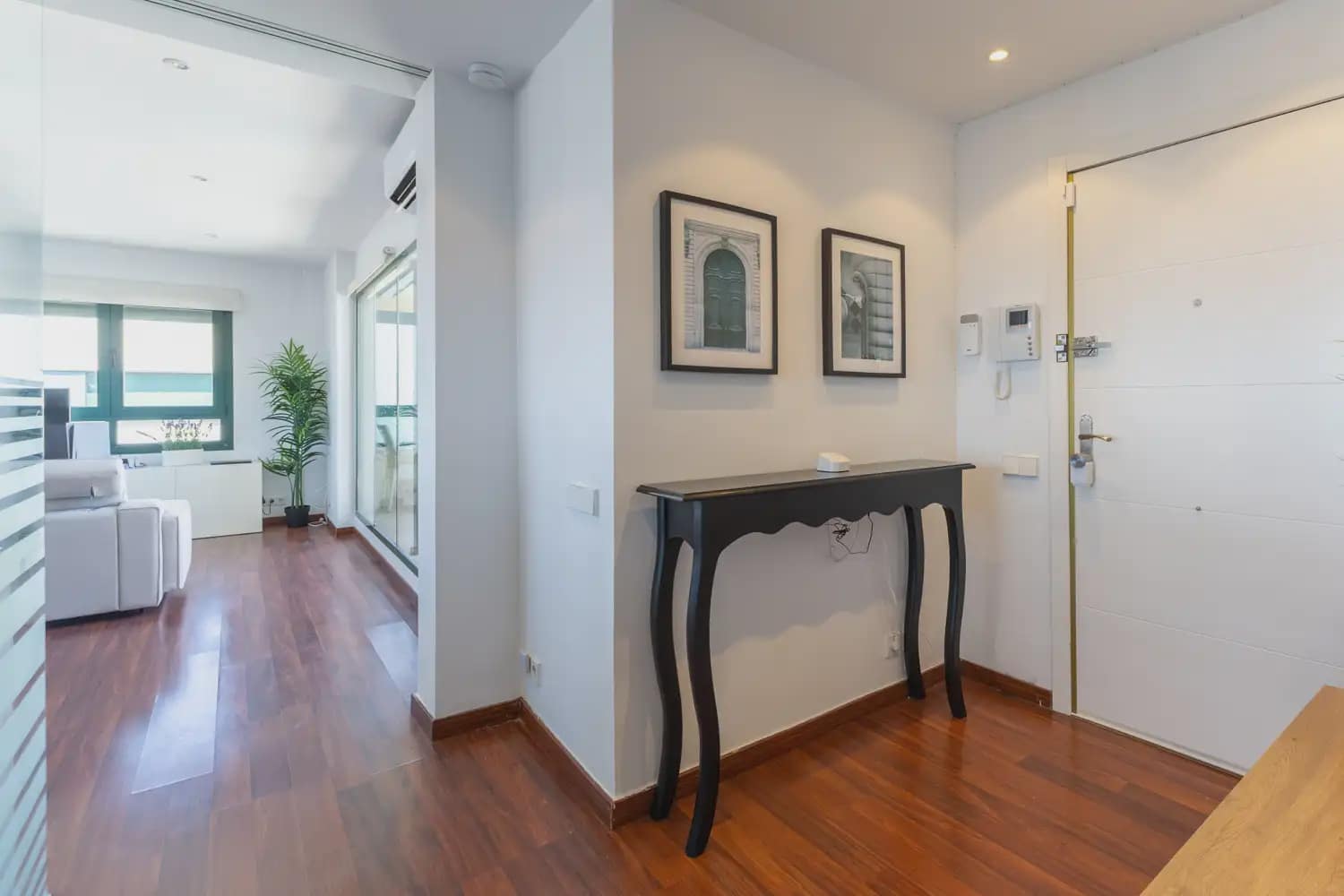 2 slaapkamer Penthouse te huur in Valencia stad met zwembad garage - € 3.800 (Ref: 9898146)