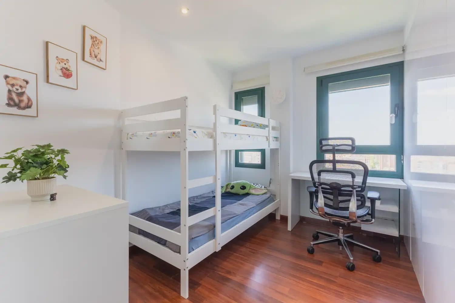 2 slaapkamer Penthouse te huur in Valencia stad met zwembad garage - € 3.800 (Ref: 9898146)
