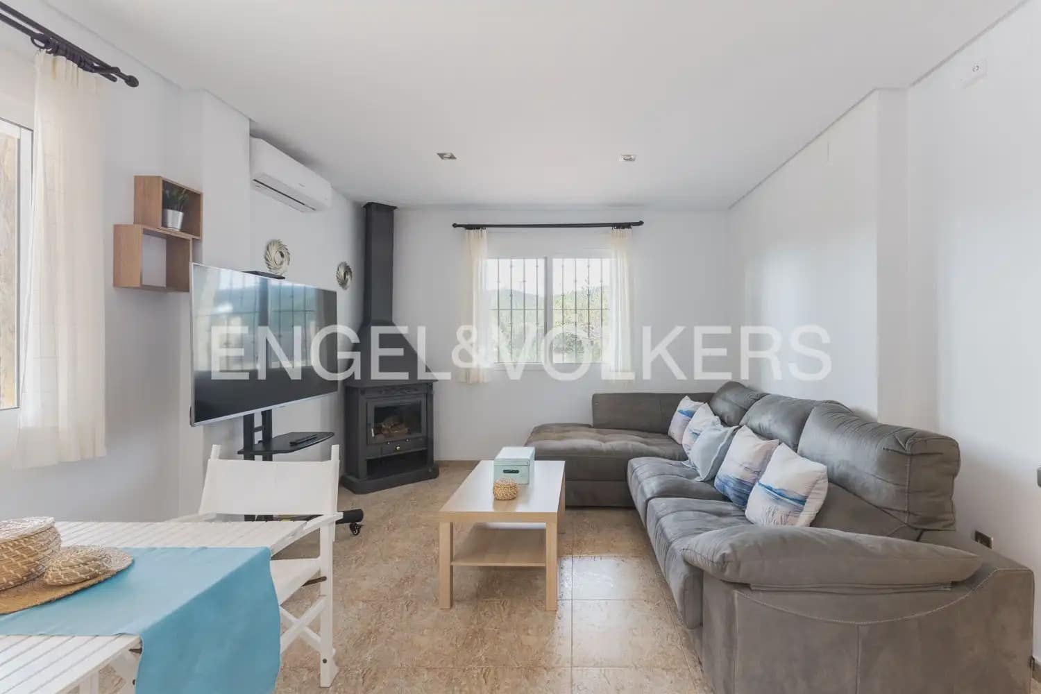 5 bedroom Villa for sale in Torres Torres with pool garage - € 468,000 (Ref: 9898148)