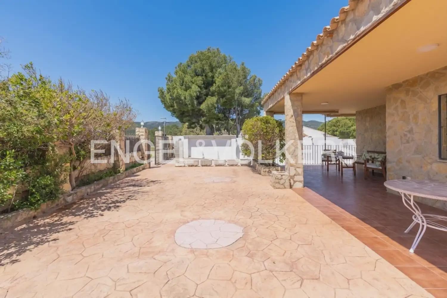 5 bedroom Villa for sale in Torres Torres with pool garage - € 468,000 (Ref: 9898148)