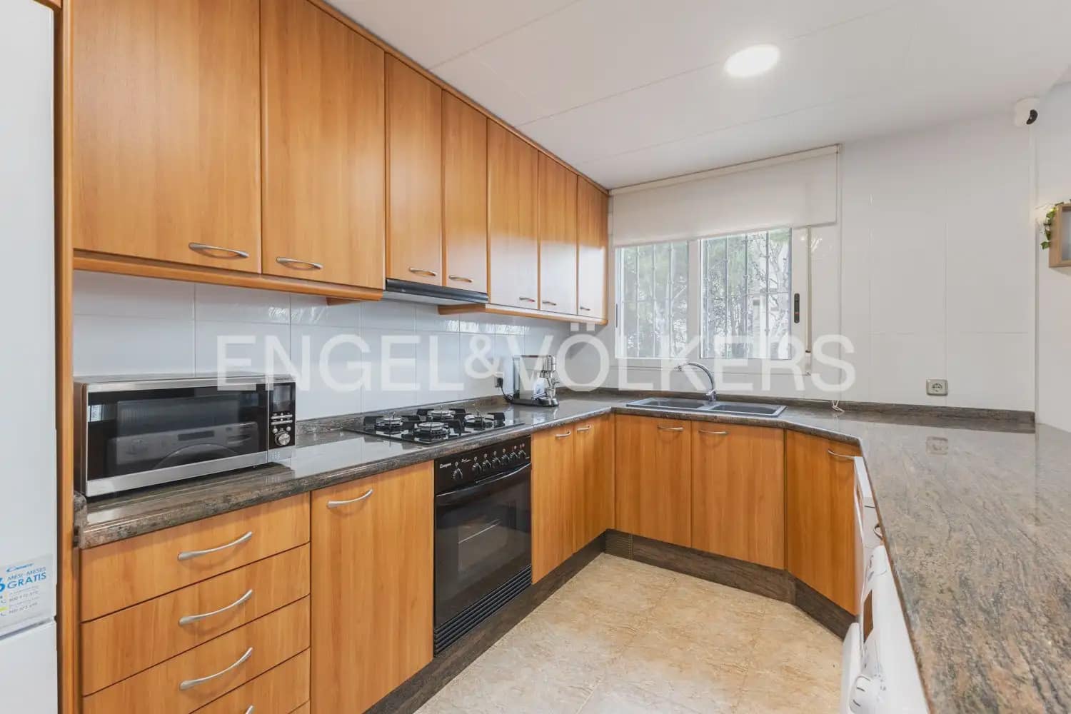5 bedroom Villa for sale in Torres Torres with pool garage - € 468,000 (Ref: 9898148)