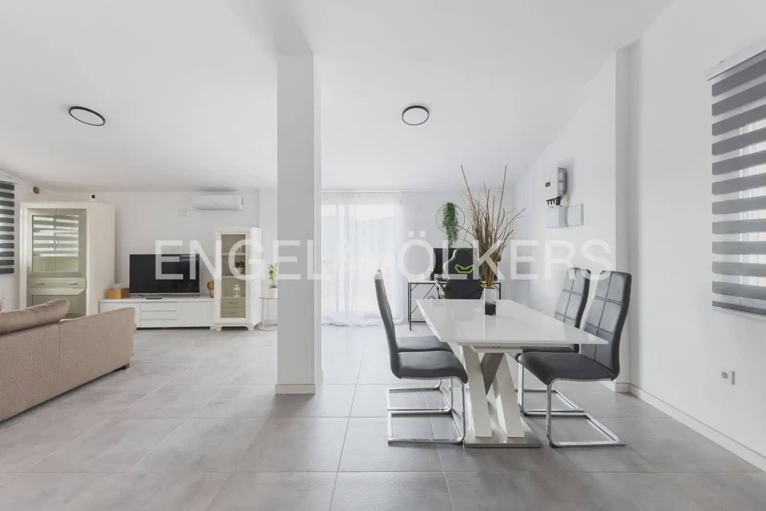 5 bedroom Villa for sale in Torres Torres with pool garage - € 468,000 (Ref: 9898148)