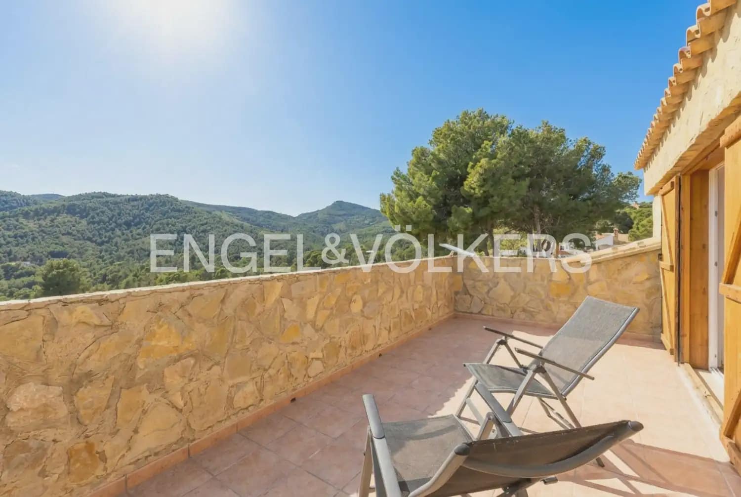 5 bedroom Villa for sale in Torres Torres with pool garage - € 468,000 (Ref: 9898148)