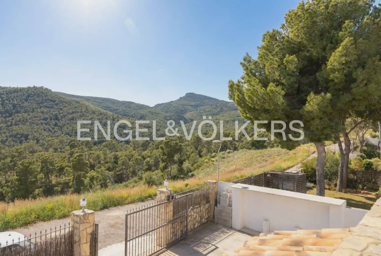 5 bedroom Villa for sale in Torres Torres with pool garage - € 468,000 (Ref: 9898148)