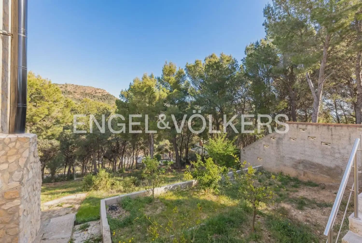5 bedroom Villa for sale in Torres Torres with pool garage - € 468,000 (Ref: 9898148)