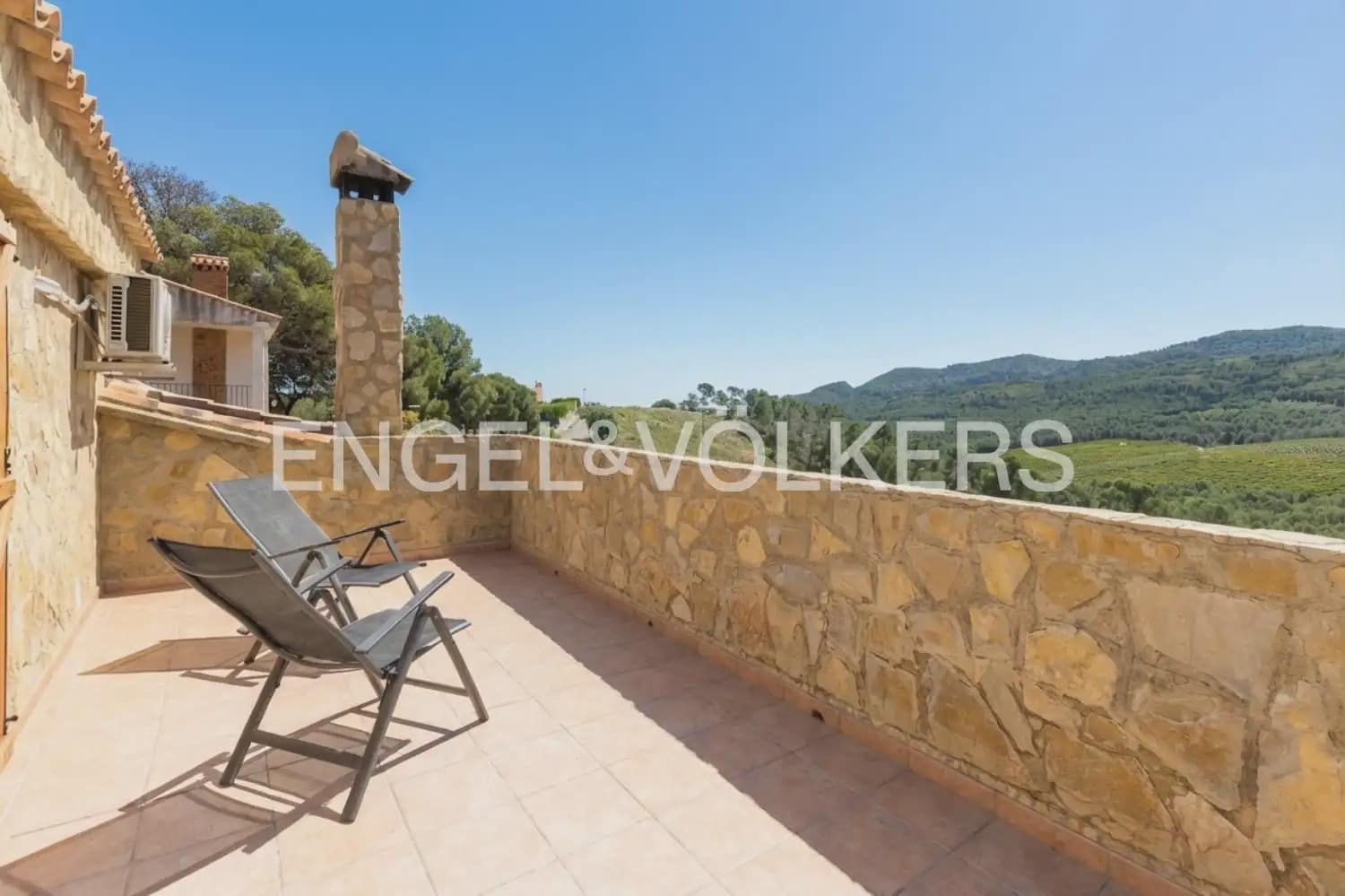5 bedroom Villa for sale in Torres Torres with pool garage - € 468,000 (Ref: 9898148)