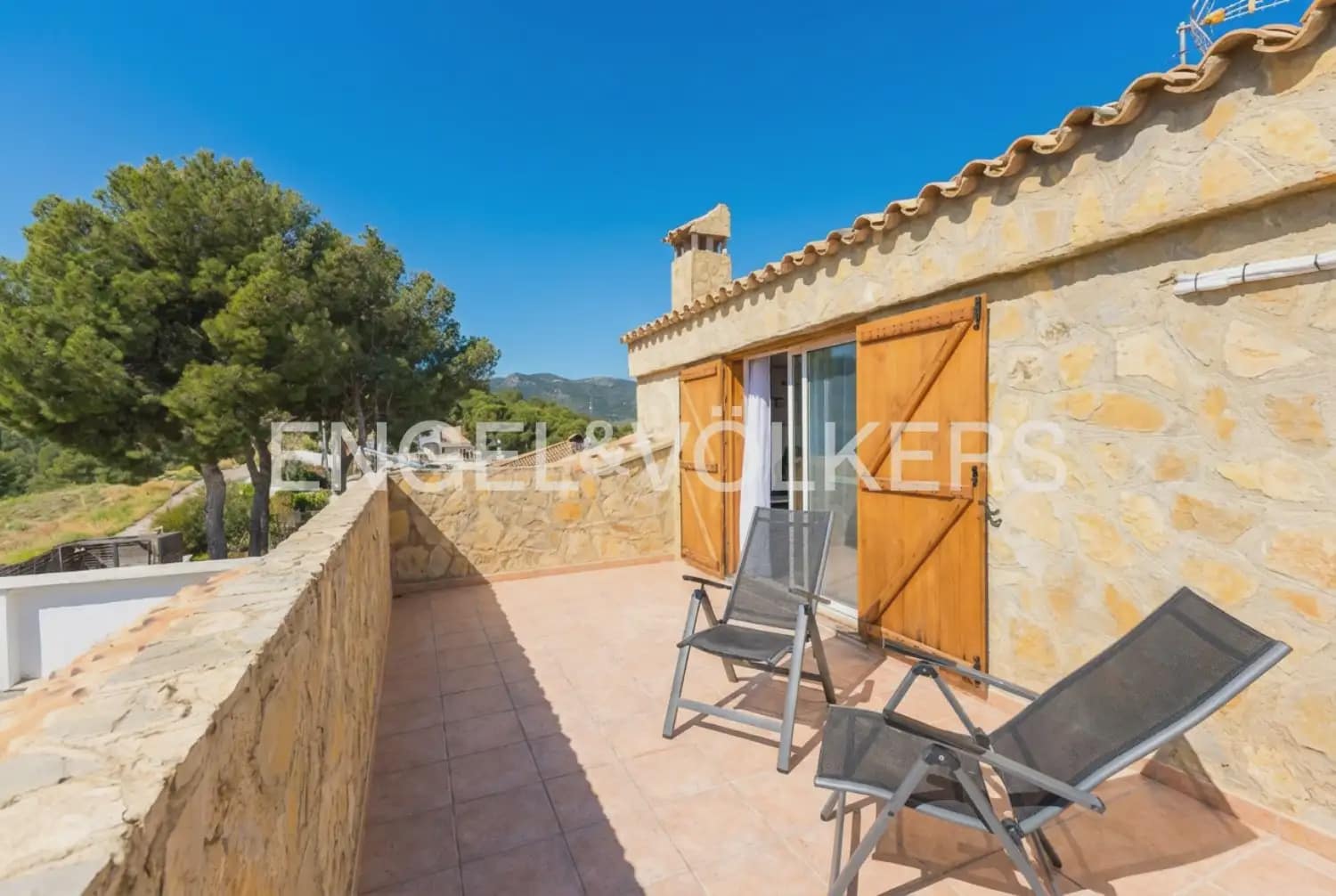 5 bedroom Villa for sale in Torres Torres with pool garage - € 468,000 (Ref: 9898148)
