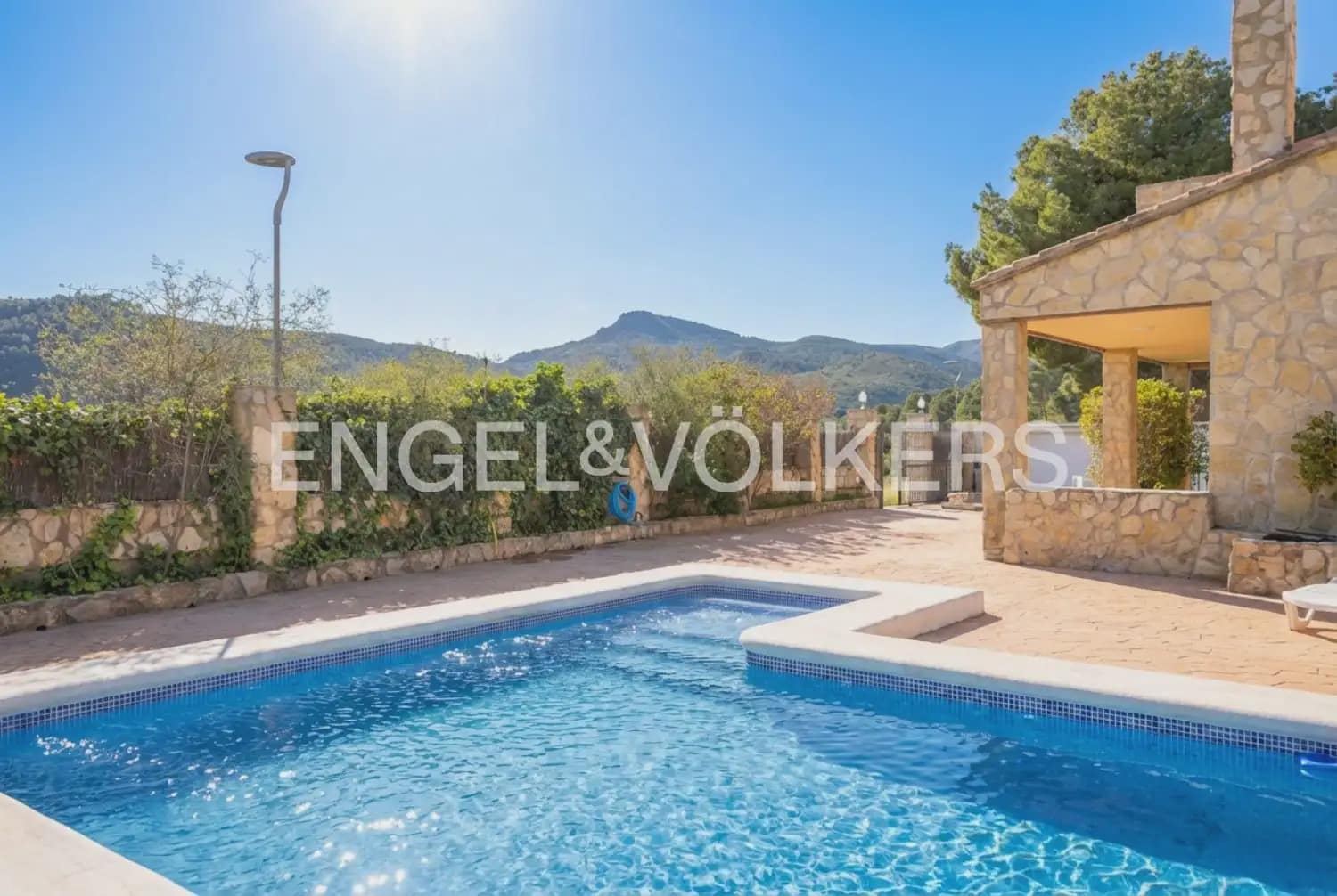 5 bedroom Villa for sale in Torres Torres with pool garage - € 468,000 (Ref: 9898148)