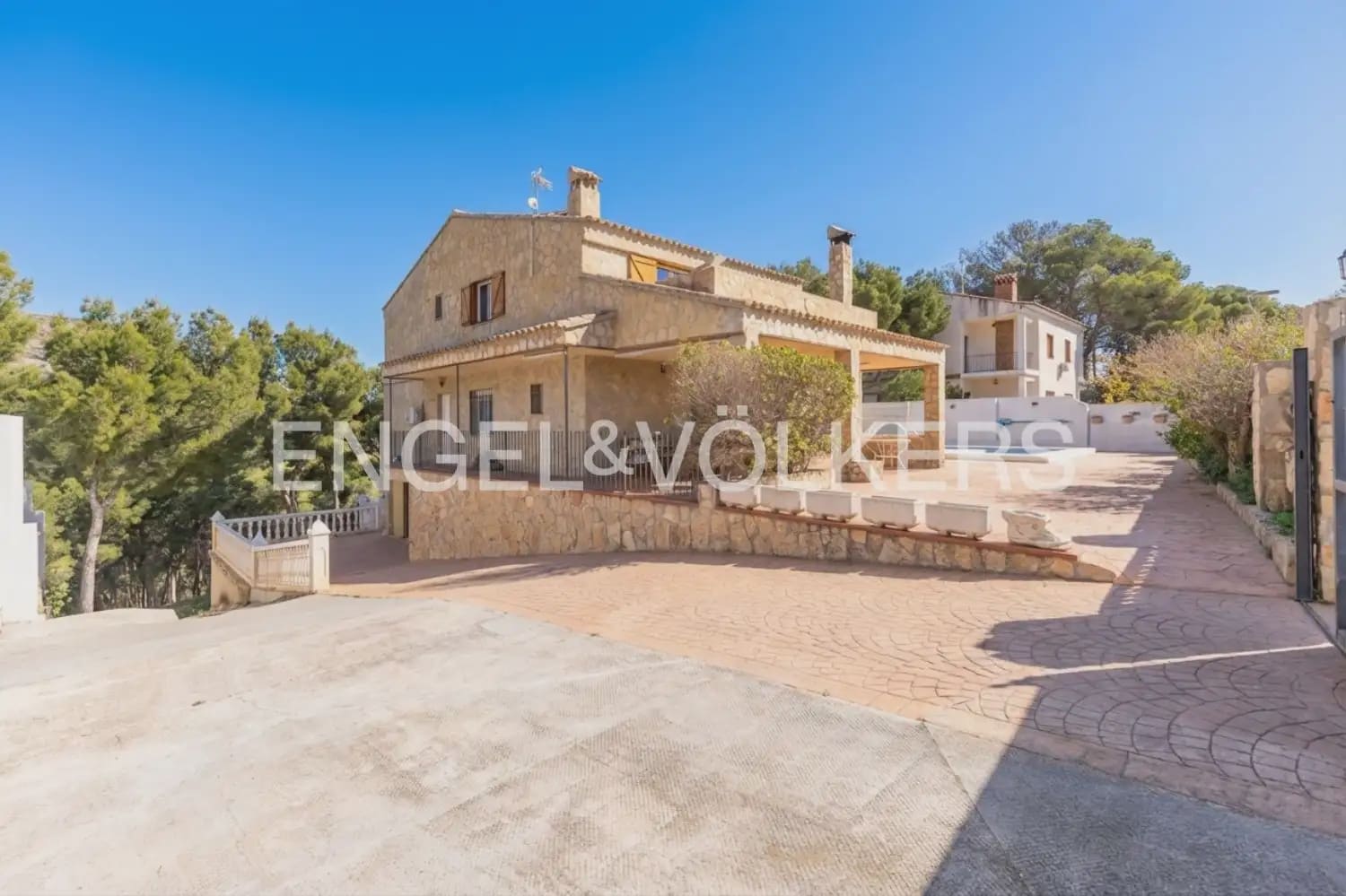 5 bedroom Villa for sale in Torres Torres with pool garage - € 468,000 (Ref: 9898148)