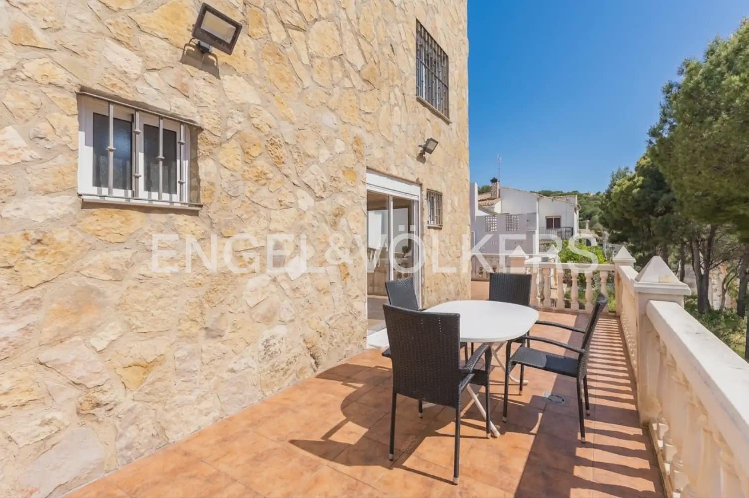 5 bedroom Villa for sale in Torres Torres with pool garage - € 468,000 (Ref: 9898148)