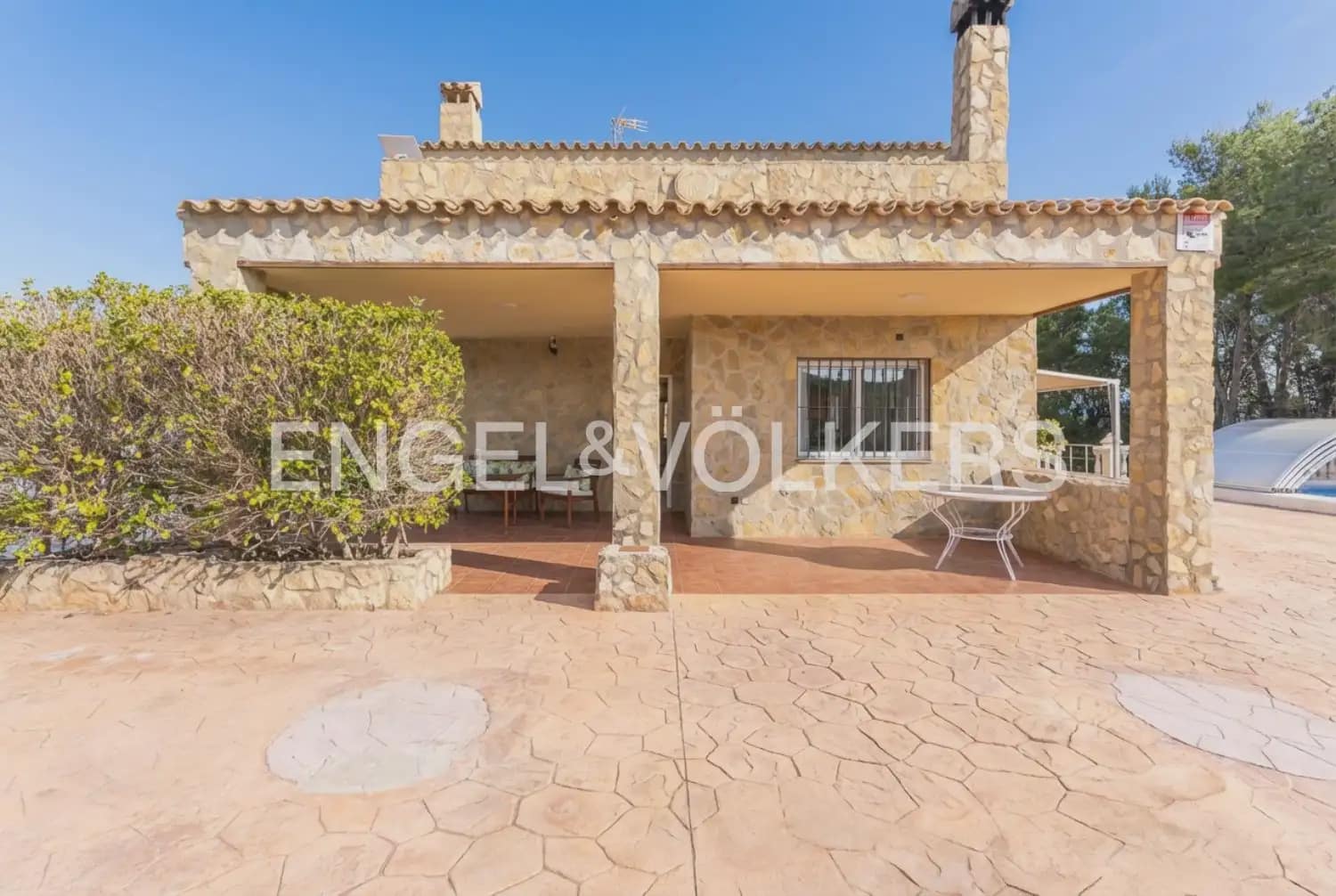 5 bedroom Villa for sale in Torres Torres with pool garage - € 468,000 (Ref: 9898148)