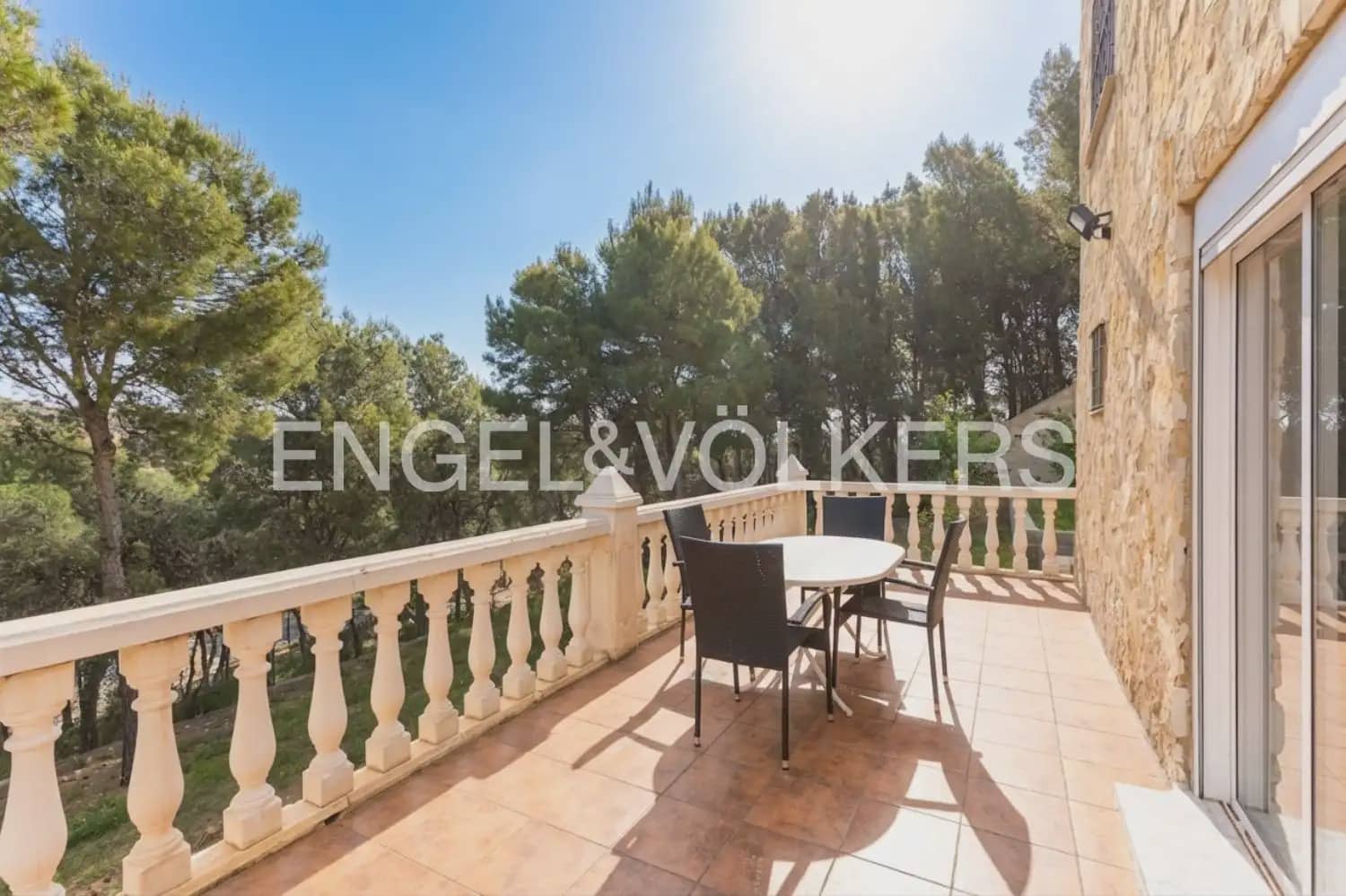 5 bedroom Villa for sale in Torres Torres with pool garage - € 468,000 (Ref: 9898148)
