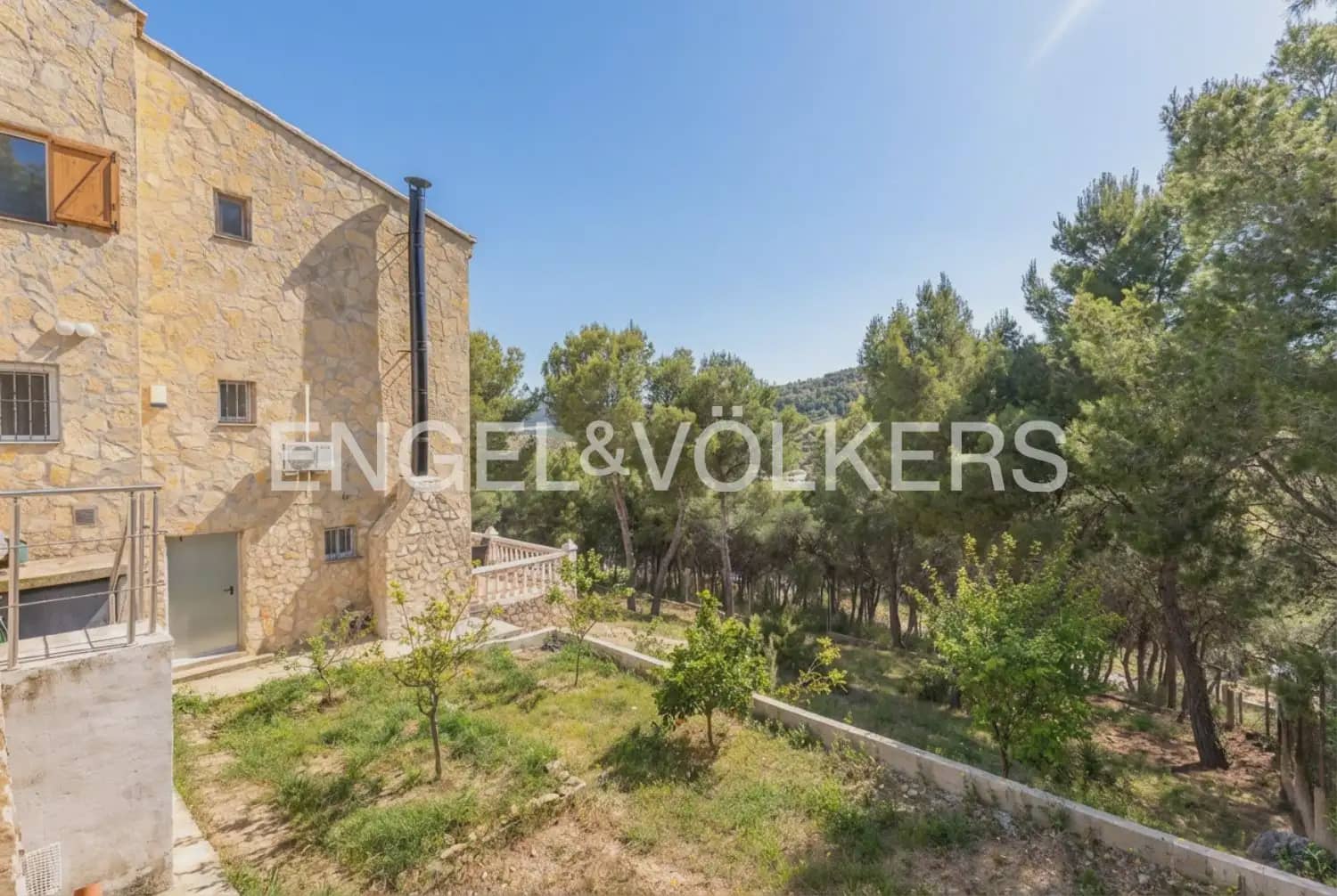 5 bedroom Villa for sale in Torres Torres with pool garage - € 468,000 (Ref: 9898148)