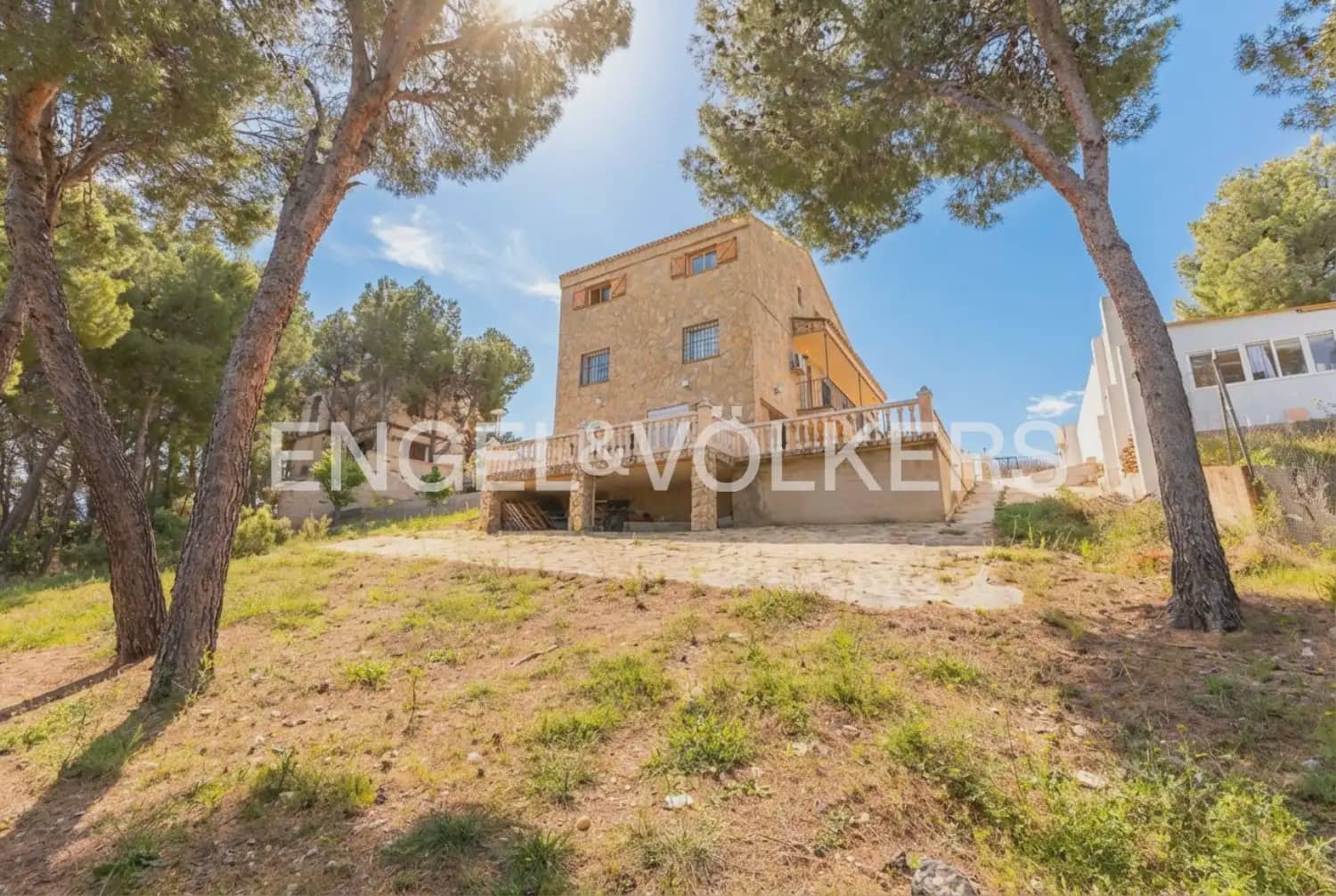 5 bedroom Villa for sale in Torres Torres with pool garage - € 468,000 (Ref: 9898148)