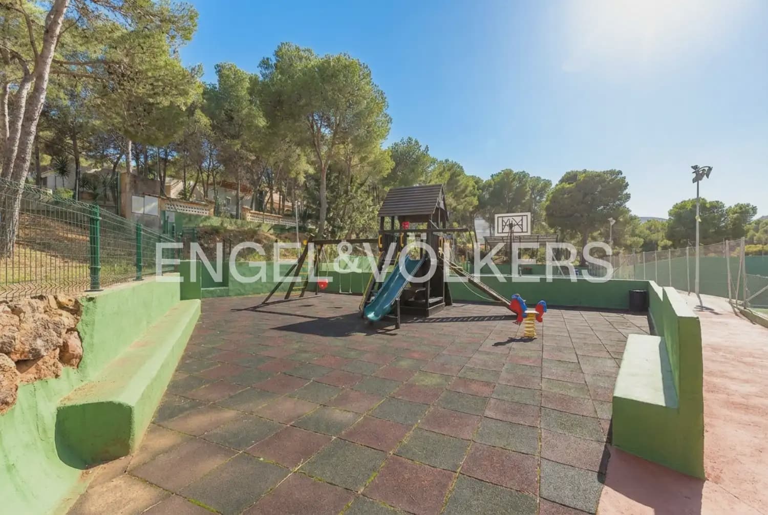 5 bedroom Villa for sale in Torres Torres with pool garage - € 445,000 (Ref: 9898148)