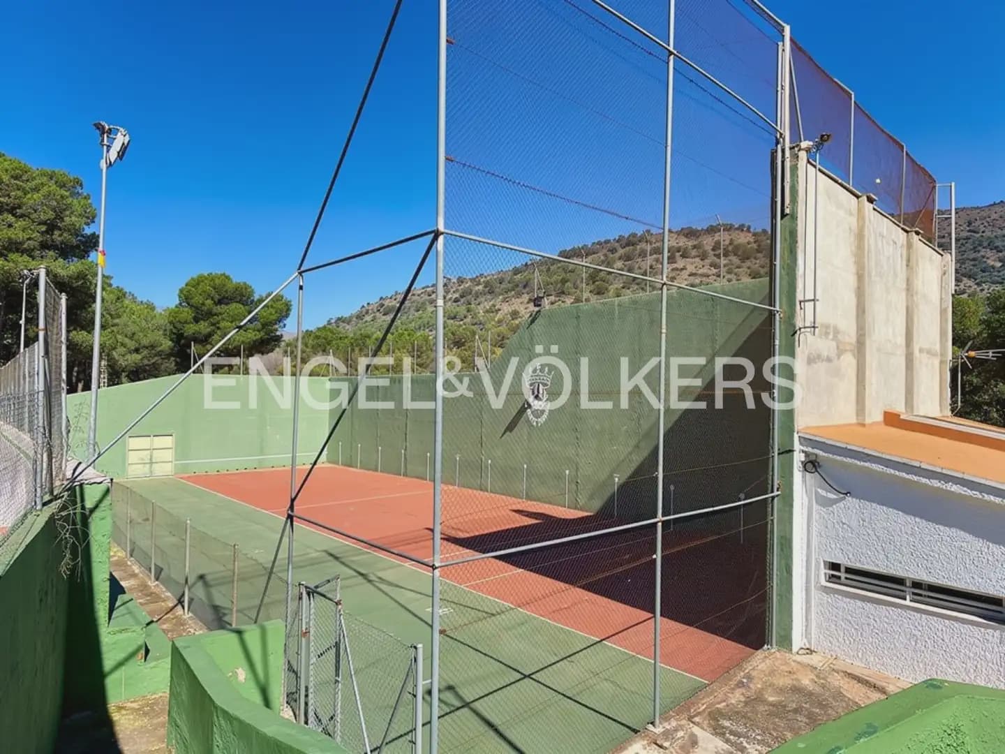 5 bedroom Villa for sale in Torres Torres with pool garage - € 445,000 (Ref: 9898148)