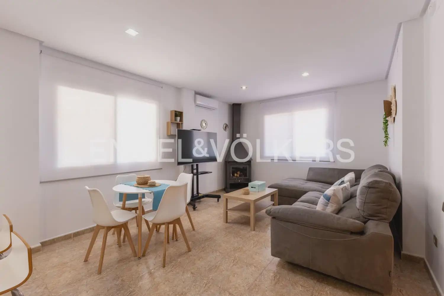 5 bedroom Villa for sale in Torres Torres with pool garage - € 445,000 (Ref: 9898148)