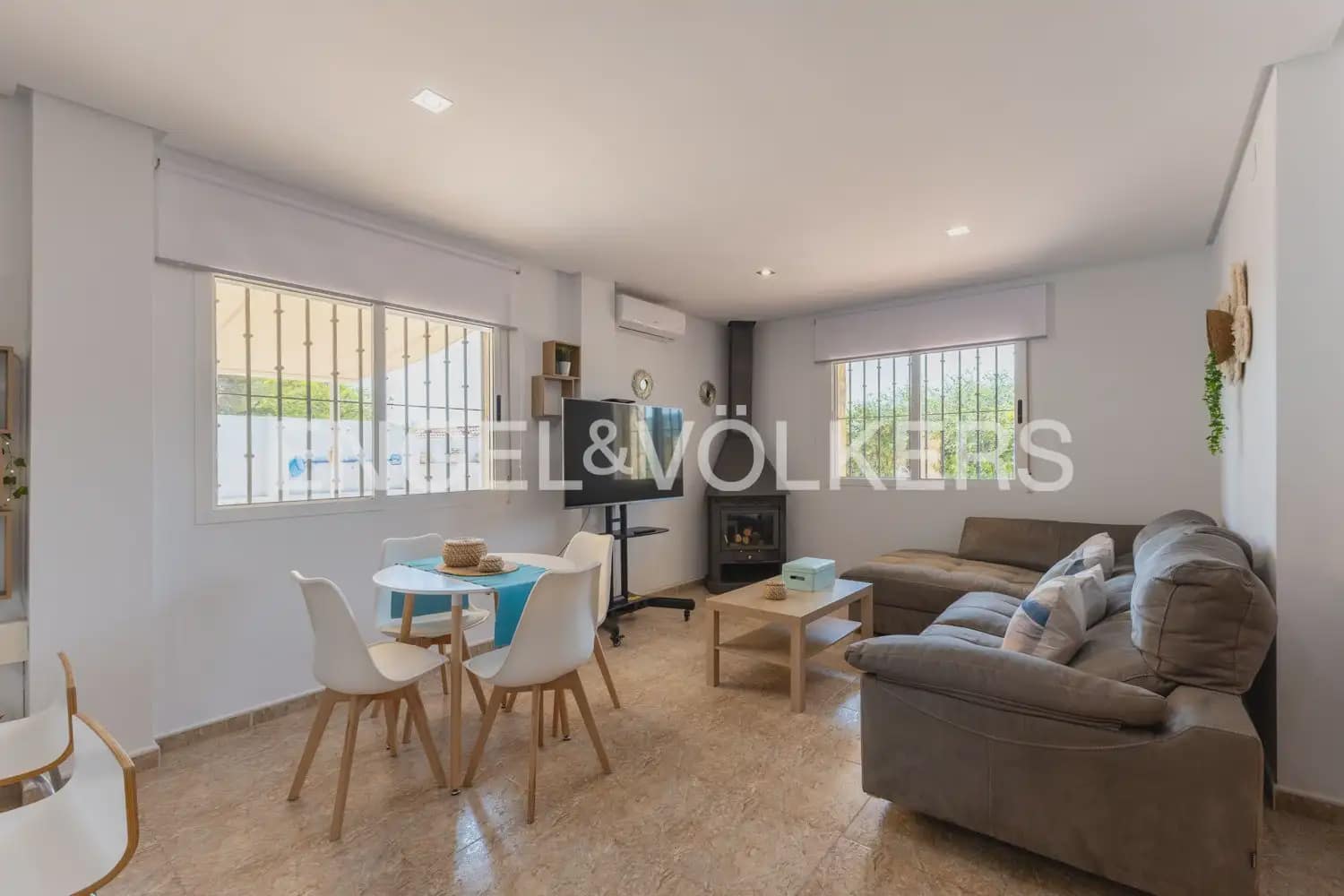 5 bedroom Villa for sale in Torres Torres with pool garage - € 445,000 (Ref: 9898148)
