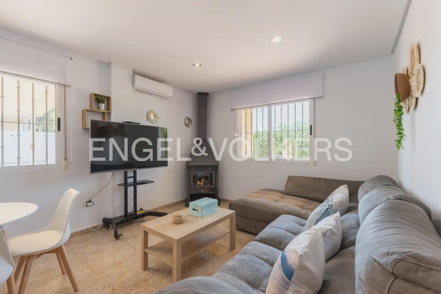 5 bedroom Villa for sale in Torres Torres with pool garage - € 445,000 (Ref: 9898148)