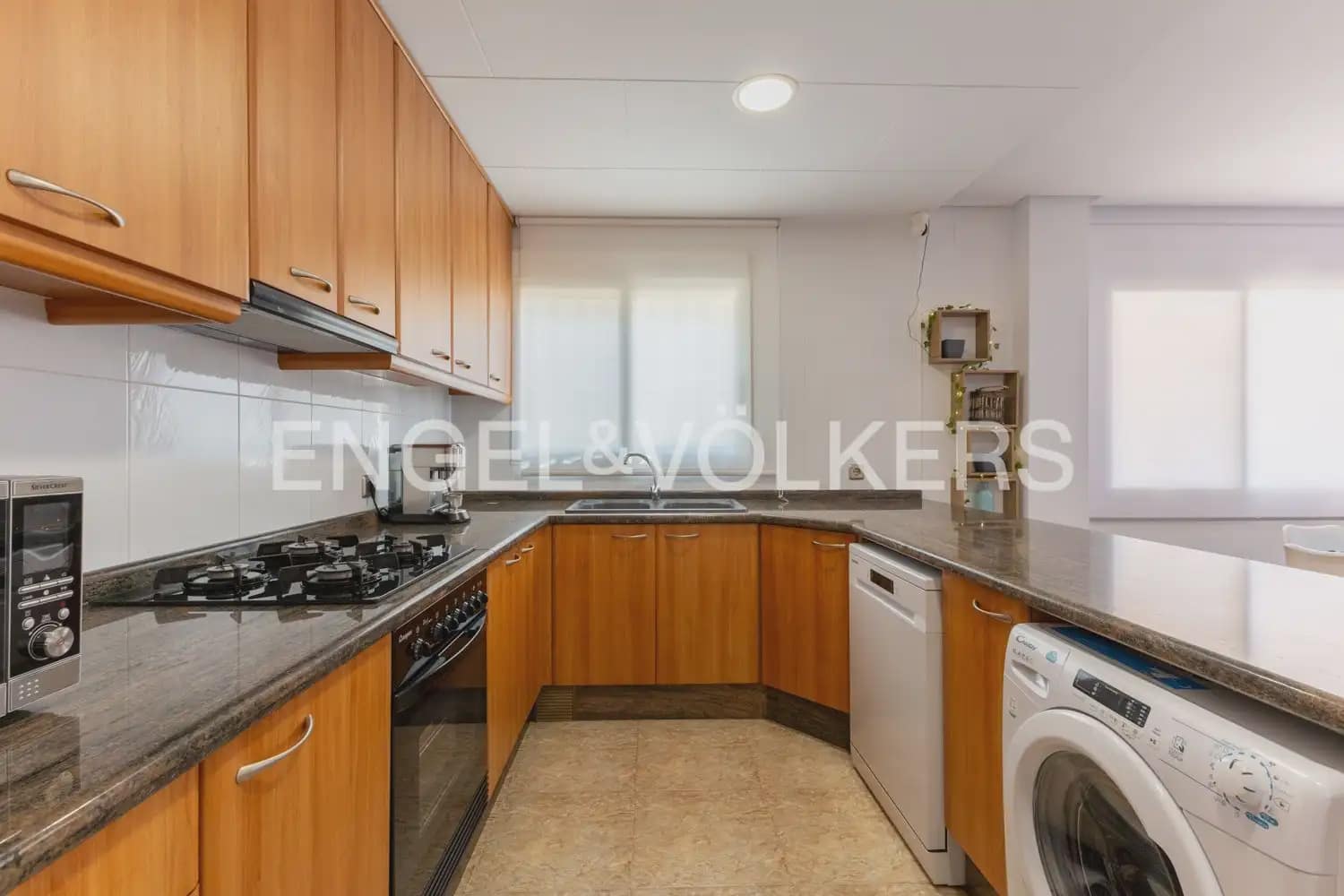 5 bedroom Villa for sale in Torres Torres with pool garage - € 445,000 (Ref: 9898148)