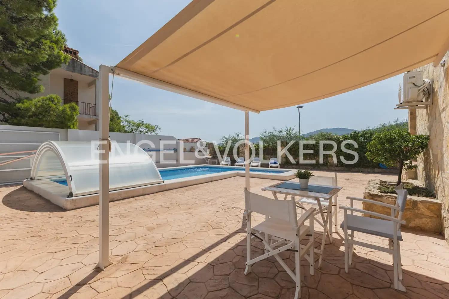 5 bedroom Villa for sale in Torres Torres with pool garage - € 445,000 (Ref: 9898148)