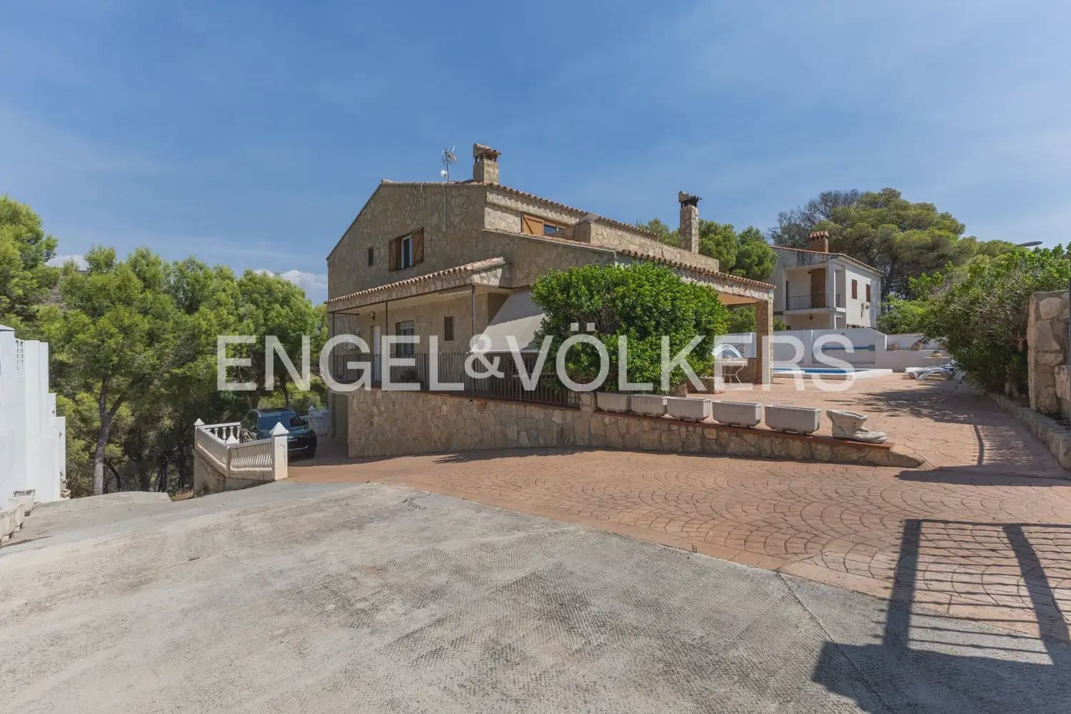5 bedroom Villa for sale in Torres Torres with pool garage - € 445,000 (Ref: 9898148)