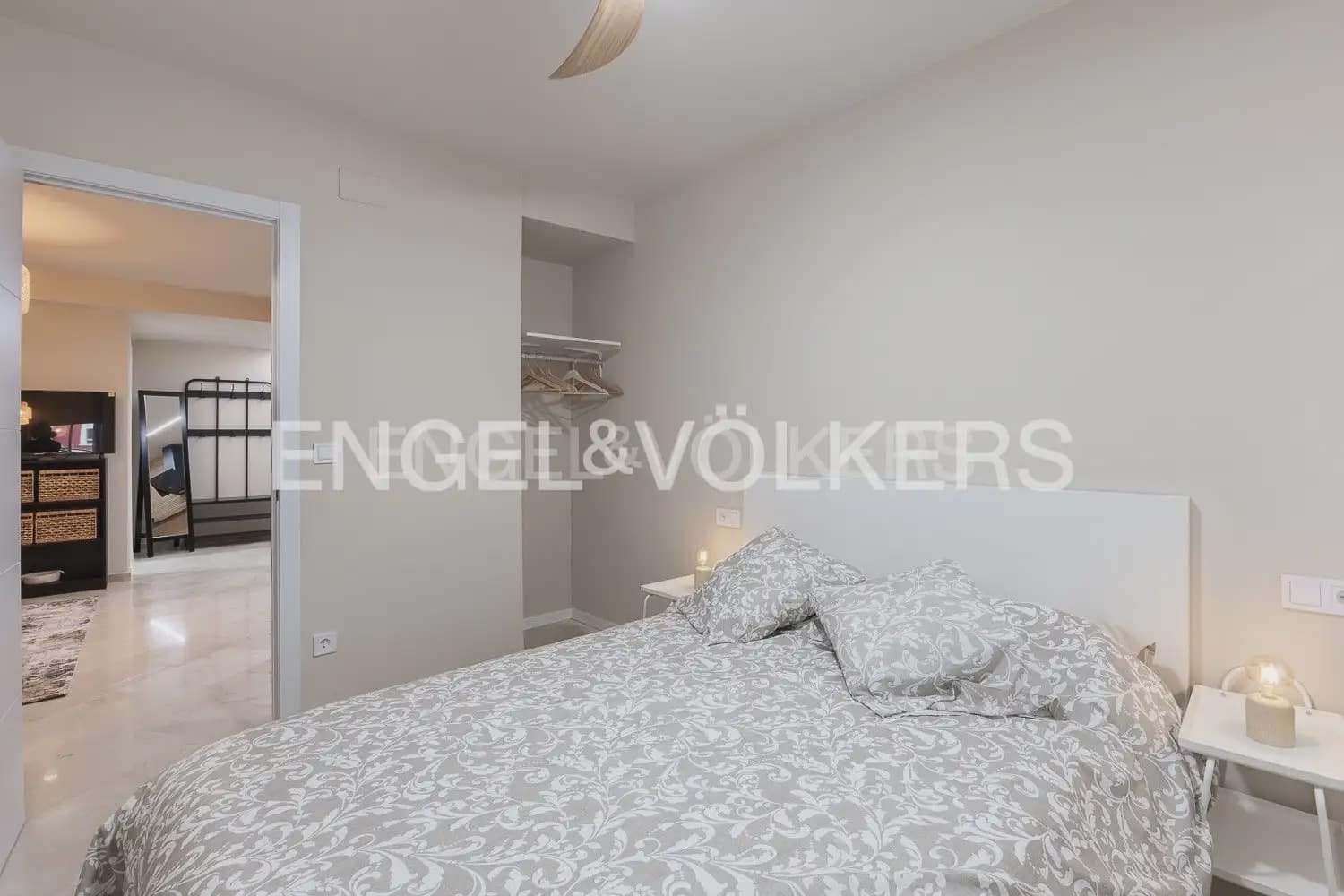 1 makuuhuone Huoneisto vuokrattavana paikassa Valencia kaupunki mukana 
autotalli - 1 500 € (Ref: 9898149)