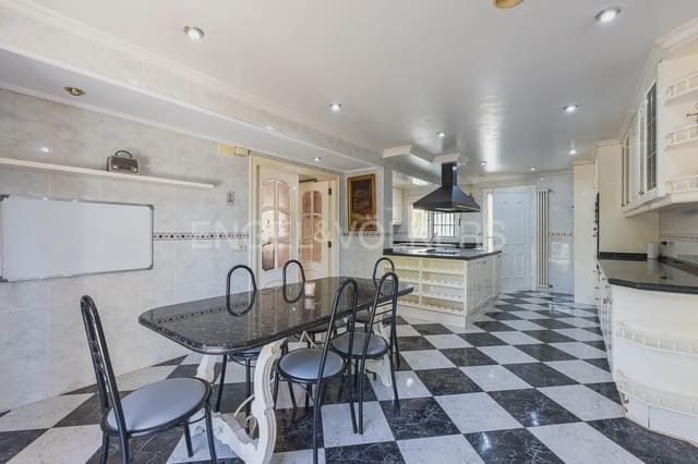 7 bedroom Villa for sale in El Grau de Castelló, Castelló de la Plana with pool garage - € 670,000 (Ref: 9898150)