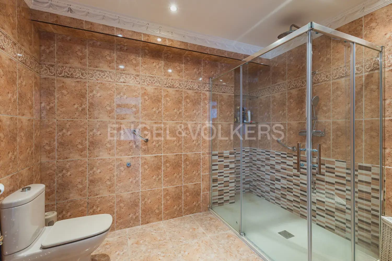 7 bedroom Villa for sale in Castello de la Plana with pool garage - € 670,000 (Ref: 9898150)